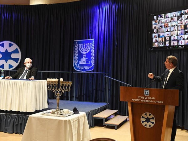 Präsident Rivlin und Außenminister Ashkenazi im Außenministerium